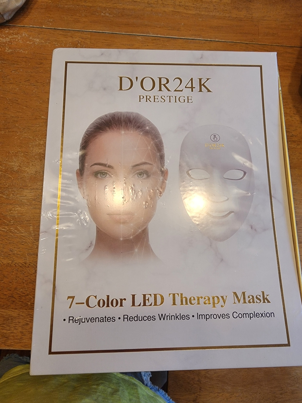 D'Or Skincare 7-Color LED Therapy Mask - White & Gold Accents